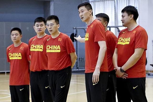 好妈妈：垂涎的父亲的女孩2020